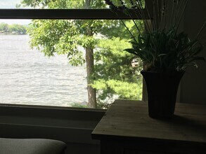 N53W34396-W34396 Rd Q, Unit Cottage in Okauchee Lake, WI - Building Photo - Building Photo