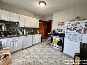 12 St Peter St, Unit 3 in Boston, MA - Foto de edificio - Building Photo