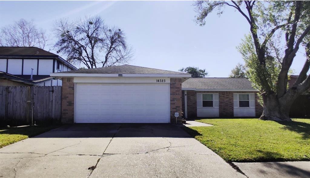 14323 Quiet Town Ln in Sugar Land, TX - Building Photo