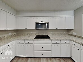 3528 Park Lake Dr in Fort Worth, TX - Building Photo - Building Photo