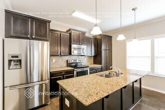 14230 Lake Crossing Dr in Charlotte, NC - Foto de edificio - Building Photo