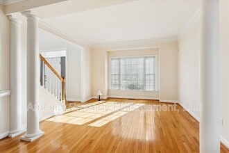 103 Overlook Point in Yorktown, VA - Building Photo - Building Photo