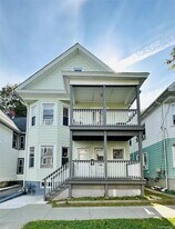 71 N Hamilton St in Poughkeepsie, NY - Building Photo