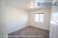 440 1625 N photo'