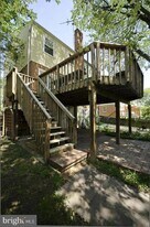 5835 Fifer Dr in Alexandria, VA - Building Photo