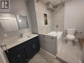 82 Albert St N in Orillia, ON - Building Photo - Building Photo