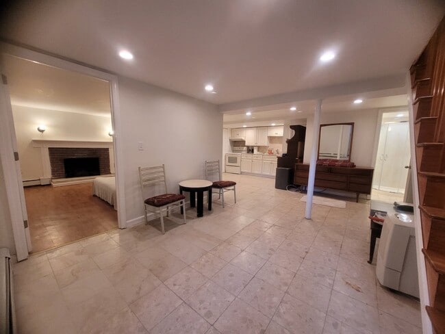 11 Tracywood Rd, Unit 1