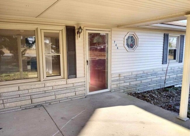 744 Chandler Ave in Radcliff, KY - Building Photo - Building Photo