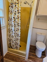 123 Harbor Dr, Unit Goodwinapt in Newport, NC - Building Photo - Building Photo