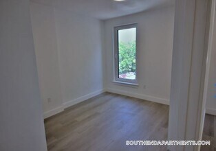1 Newcomb St in Boston, MA - Building Photo - Building Photo