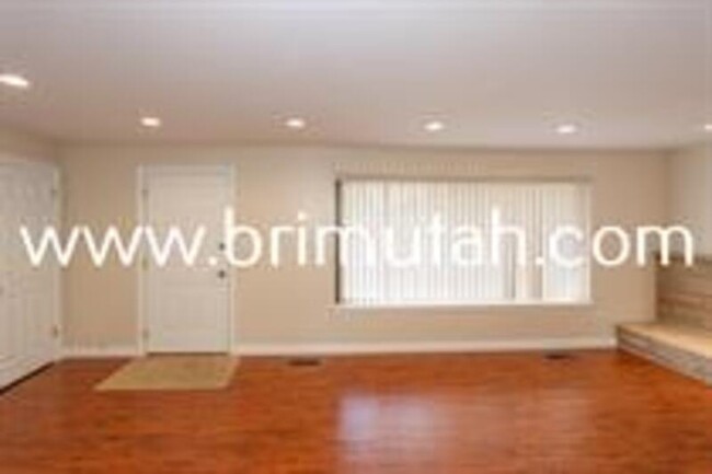 1737 E Lahar Dr in Salt Lake City, UT - Building Photo - Building Photo