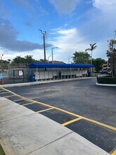 7450 Miami Lakes Dr in Hialeah, FL - Building Photo - Building Photo