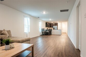 406 Halfmoon Dr in Lockhart, TX - Building Photo - Building Photo