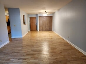1124 Morraine View Dr in Madison, WI - Foto de edificio - Building Photo