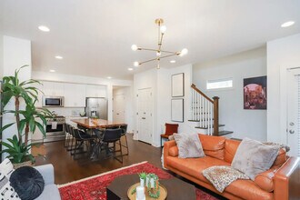 2208 Elliott Ave in Nashville, TN - Building Photo - Building Photo