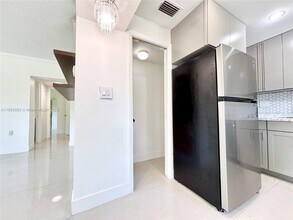 15391 S Dixie Hwy in Palmetto Bay, FL - Building Photo - Building Photo