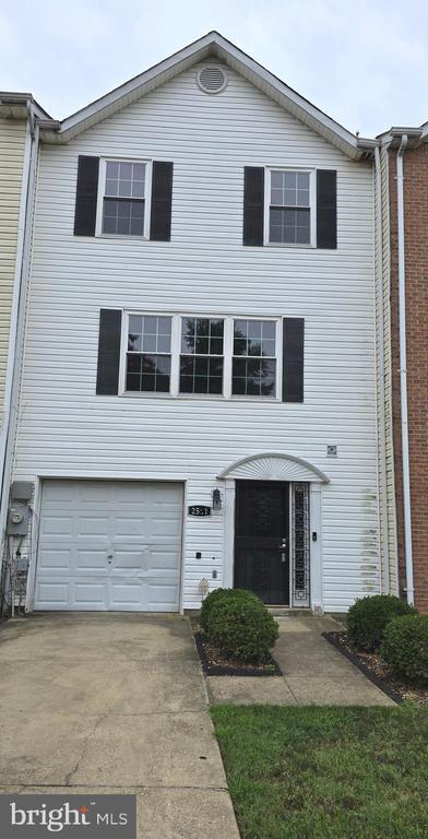 property at 2551 Markham Ln