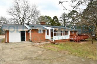 1456 Brookwood Dr in Winston-Salem, NC - Building Photo - Building Photo
