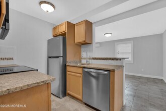 223 Maple Ave in Red Bank, NJ - Building Photo - Building Photo