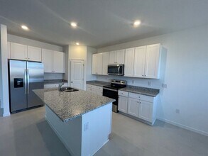 322 Bottle Brush Dr in Haines City, FL - Building Photo - Building Photo