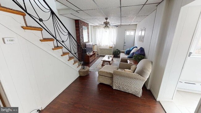 property at 415 E Flora St