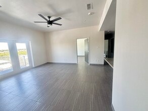 502 Shiloh Dr in Laredo, TX - Building Photo - Building Photo