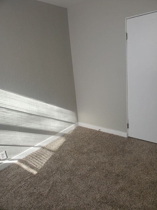 428 N Main St in Albany, IN - Building Photo - Building Photo