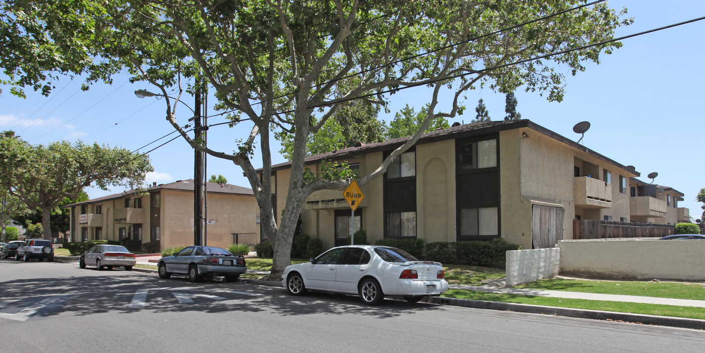 7222 Petrol St in Paramount, CA - Building Photo