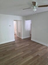 512 13th Pl, Unit 512 in Vero Beach, FL - Building Photo - Building Photo