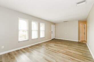 923 SE 19th St in Cape Coral, FL - Building Photo - Building Photo