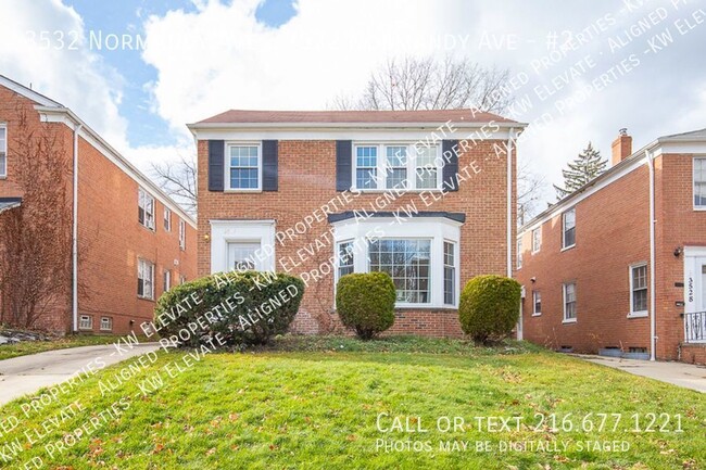 3532 Normandy Rd, Unit #2 in Shaker Heights, OH - Foto de edificio - Building Photo