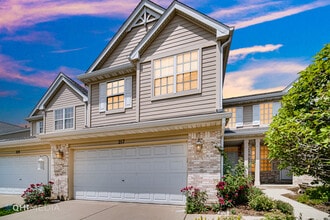 217 Wimbledon Pl in Bloomingdale, IL - Building Photo - Building Photo