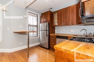 4 Cortes St in Boston, MA - Building Photo - Building Photo