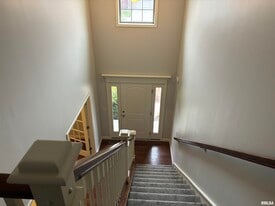 2315 W Paddington Ct in Peoria, IL - Building Photo