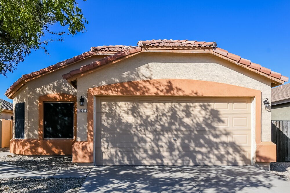 3674 W Yellow Peak Dr in San Tan Valley, AZ - Building Photo