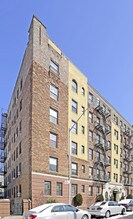 23-57 31st Dr in Long Island City, NY - Building Photo - Building Photo