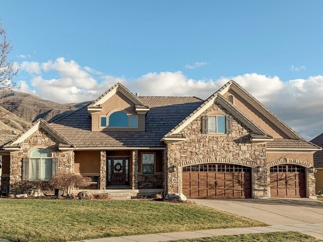 963 Sage Ln