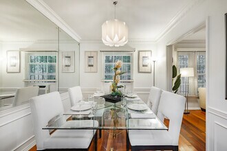 342 N Oakhurst Dr in Beverly Hills, CA - Foto de edificio - Interior Photo