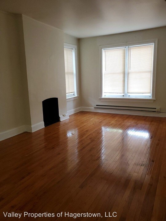 145 S Prospect St in Hagerstown, MD - Building Photo