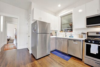 1006 W Dakin St in Chicago, IL - Building Photo - Building Photo