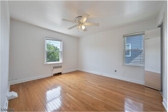 85 Barrows Ave in Rutherford, NJ - Building Photo - Building Photo