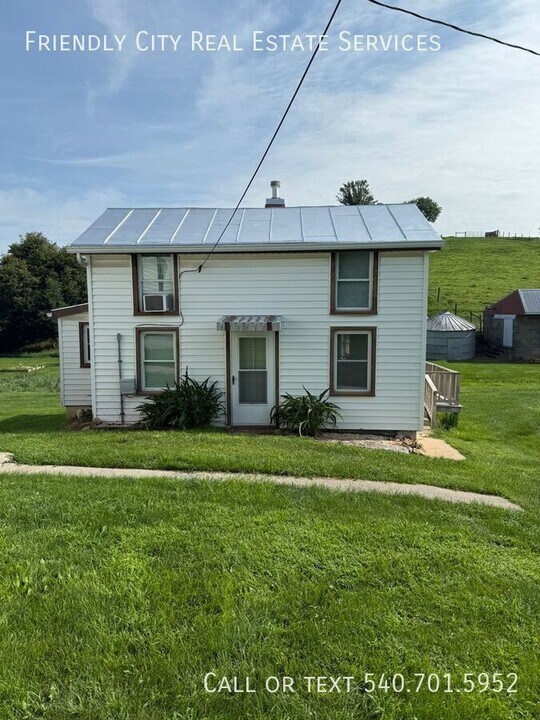 5608 Rawley Pike in Rockingham, VA - Building Photo