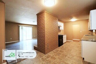 6738 E Waverly Ave in Redding, CA - Building Photo - Building Photo