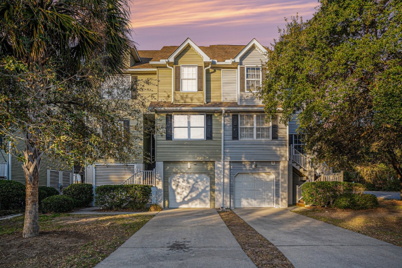 1102 St Pauls Parrish Ln in Johns Island, SC - Foto de edificio