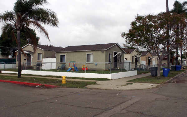 325 E 9th St in National City, CA - Building Photo