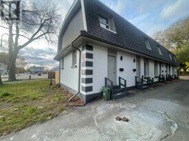 292 Simcoe St in London, ON - Building Photo