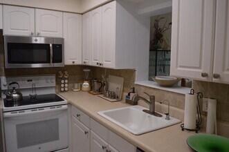 2545 S Ocean Blvd in Palm Beach, FL - Building Photo - Building Photo