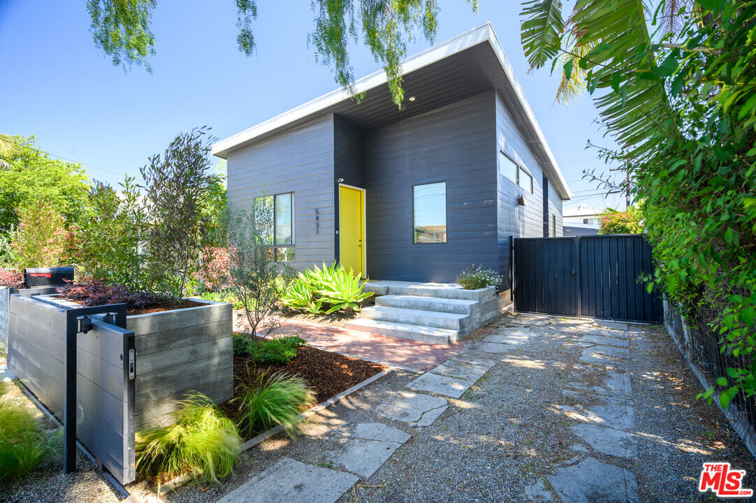 5431 Homeside Ave in Los Angeles, CA - Building Photo