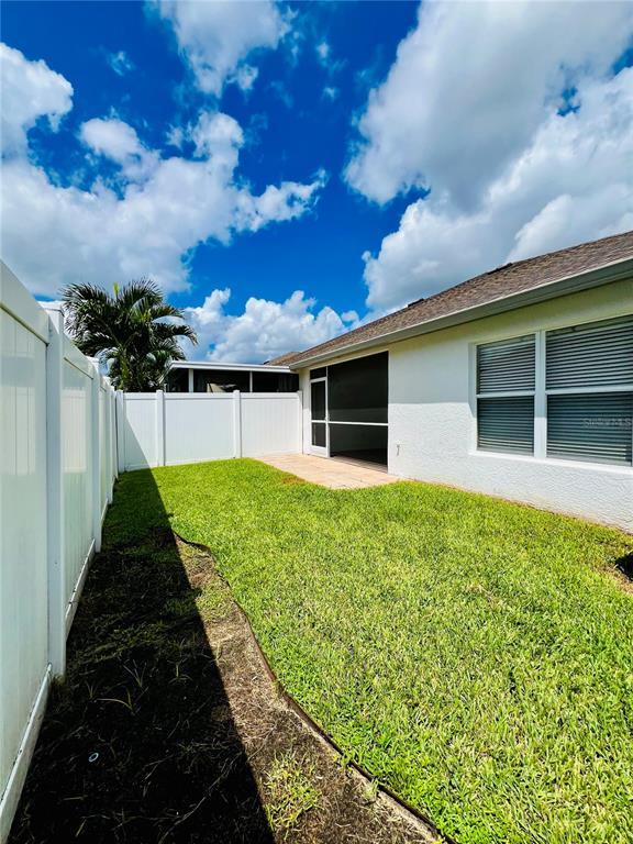 19412 Weymouth Dr in Land O Lakes, FL - Building Photo - Building Photo