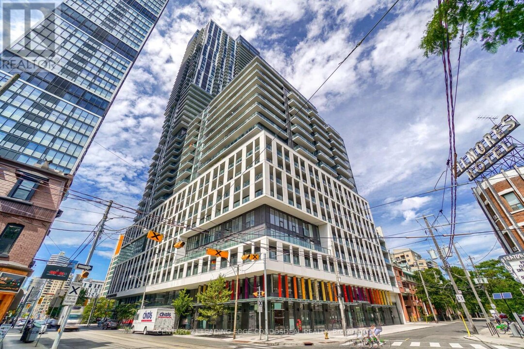 251-1251 Jarvis St in Toronto, ON - Building Photo
